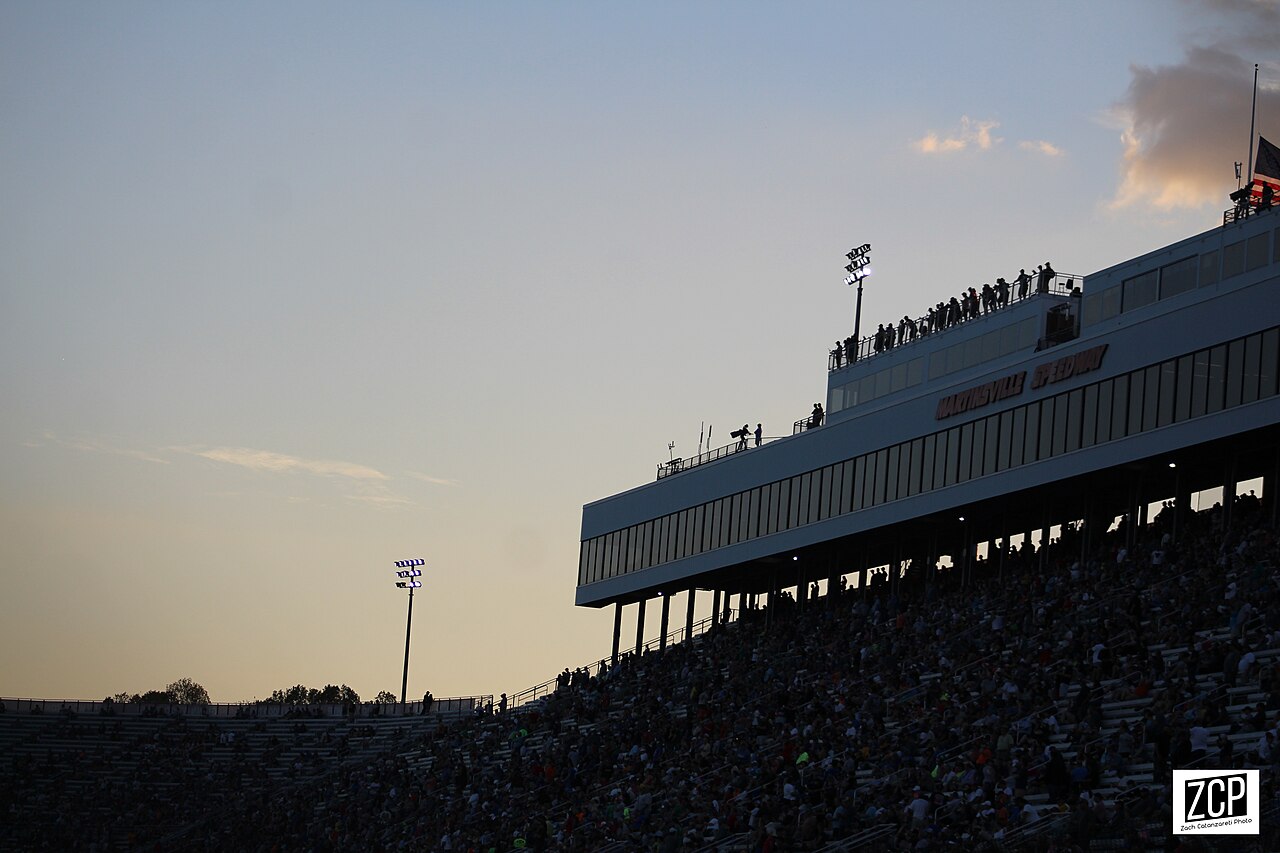 Martinsville Speedway – Martinsville: 37 autó a nevezési listán, kilenc pilóta már kiesett a Chase-ből