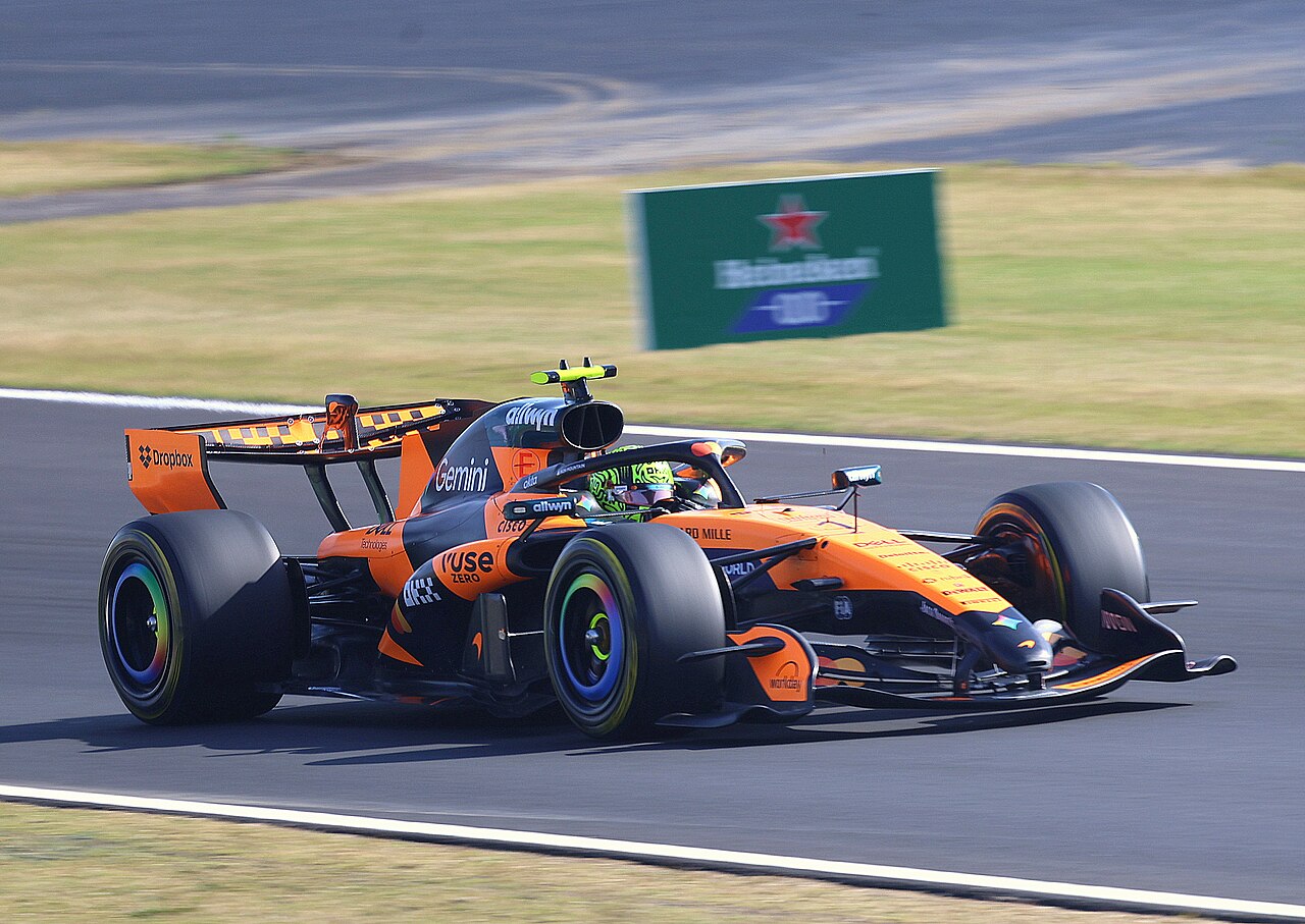Mclaren MCL40, Lando Norris approaches Spoon Curve at Suzuka during the 2026 Japanese GP