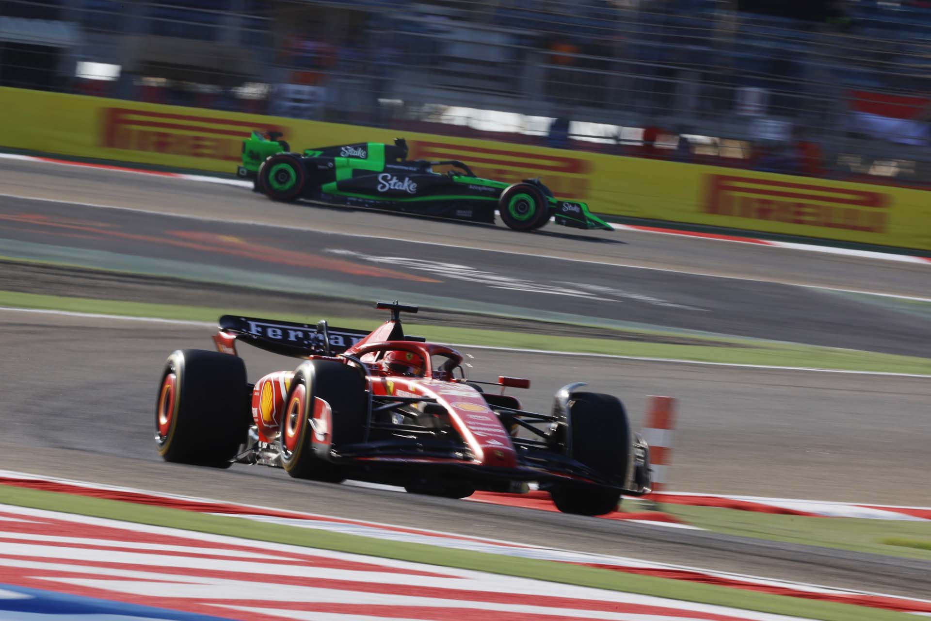 Leclerc meglepetésére az Mercedes erős tempót mutatott a csütörtöki gyakorlásokon