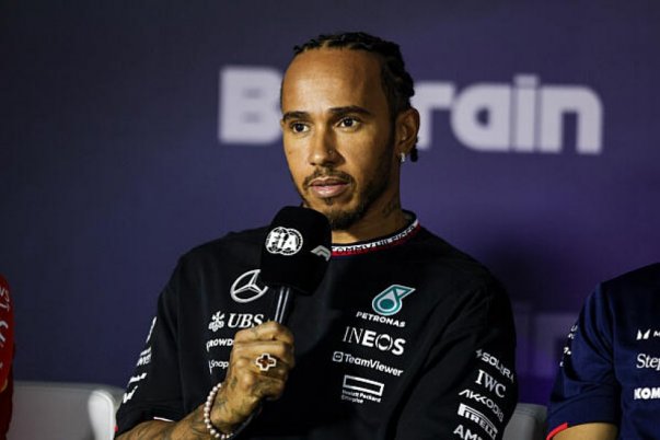 Hamilton nem a bizalomvesztés miatt hagyja el a Mercedest