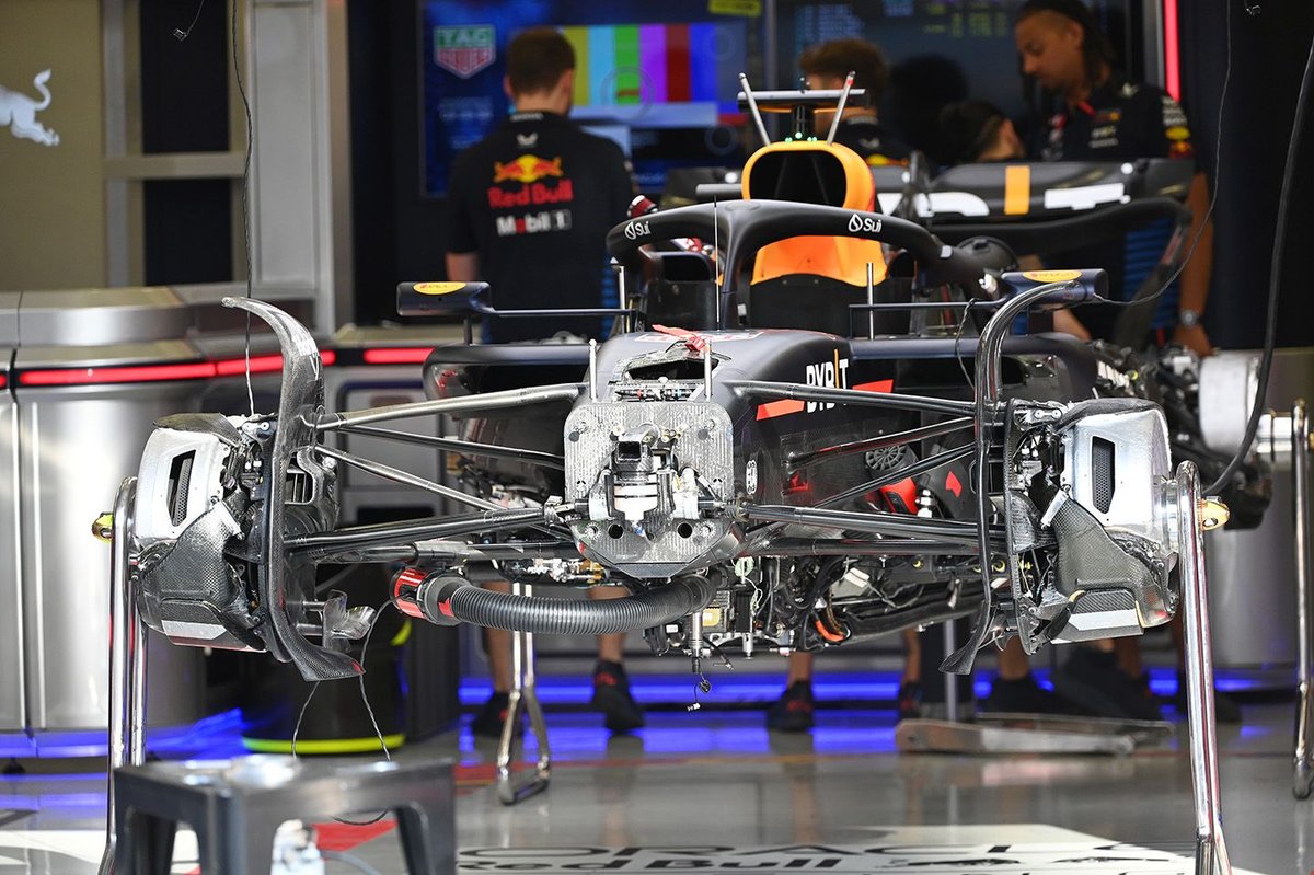 A Red Bull meglepő új megjelenése a Bahreini Nagydíjon: meztelen oldaldoboz az F1-es technikai galériában!