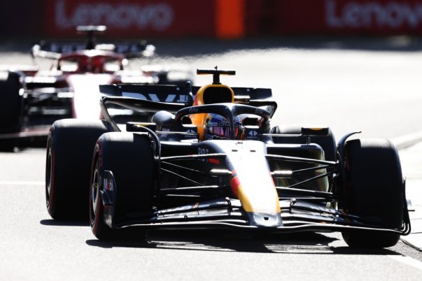 Versenyben: A Ferrari vagy a Red Bull – melyik győz a motorsportban?