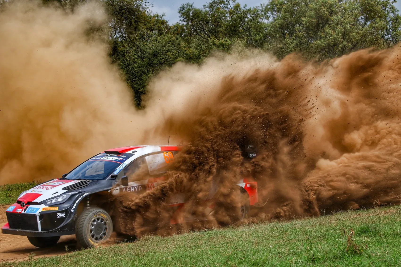 Az izgalom tetőfokán: kilenc Rally1-es autó a Szafari Rallyn