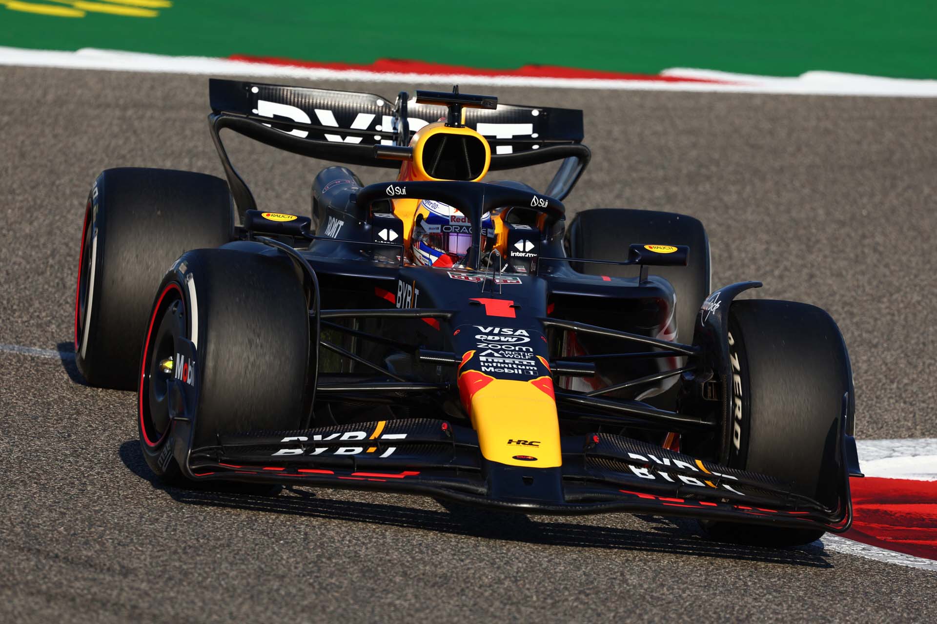 Verstappen magabiztosan hódította el az első pole-t az F1 szezonban!