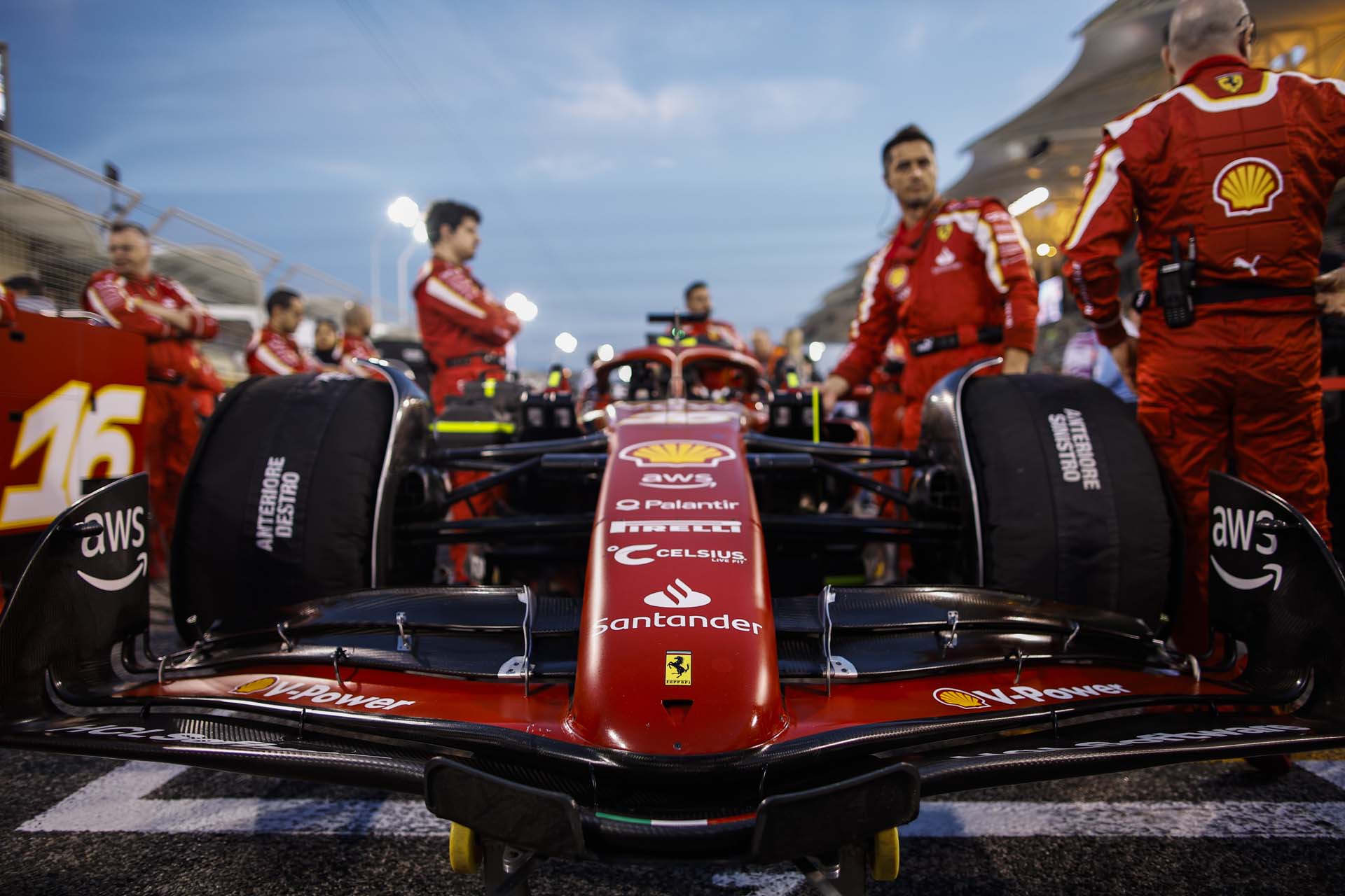 A Ferrari tanácstalan a bahreini fékproblémák megoldásában