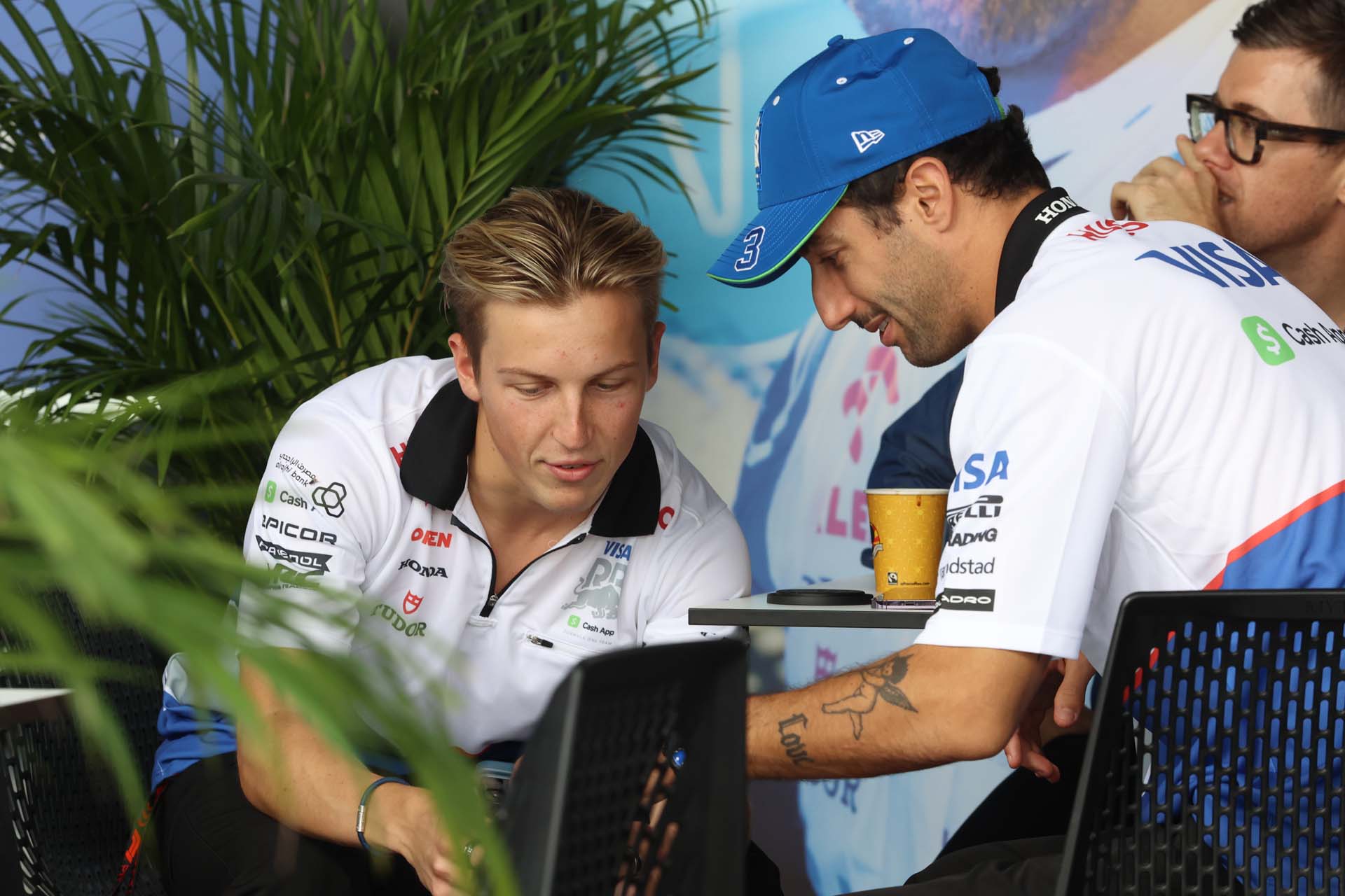Őrült forgatókönyv: Lawson váltja Ricciardót Miamiban az F1-ben?