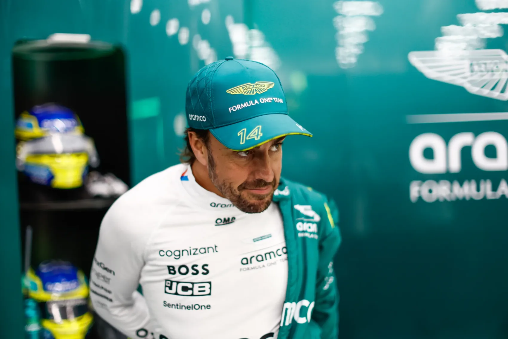 Alonso ravasz taktikája: a Mercedes átvágásának kísérlete.