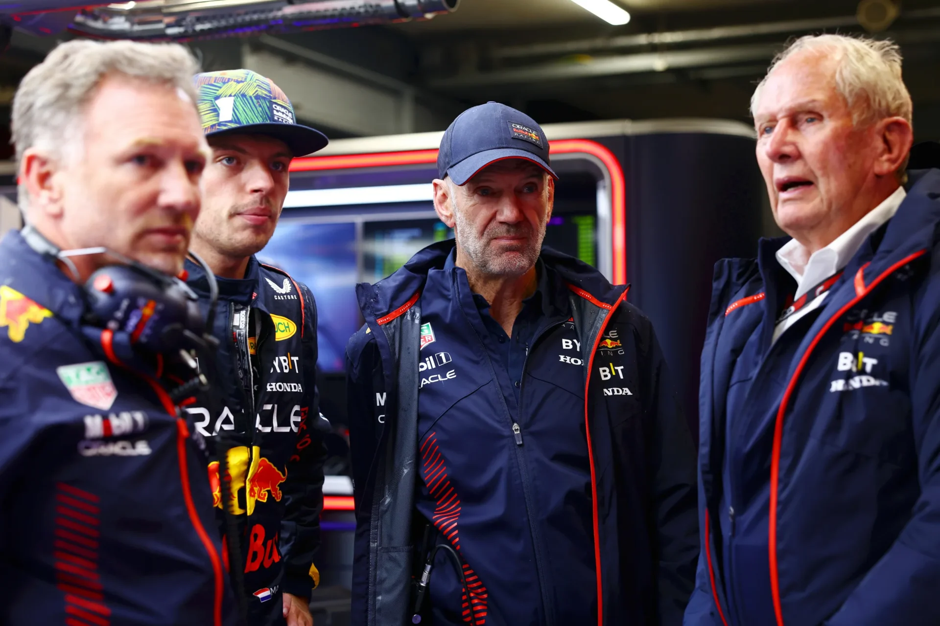 A Red Bull szupercsapatának jövője bizonytalan: Verstappen, Newey és Marko távozása fenyeget