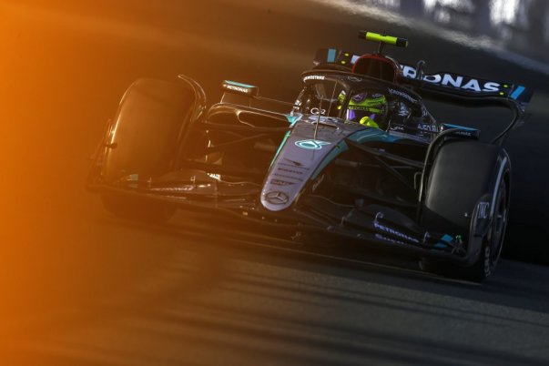 Az autó iránti hit és a győzelem motiválja Hamilton-t