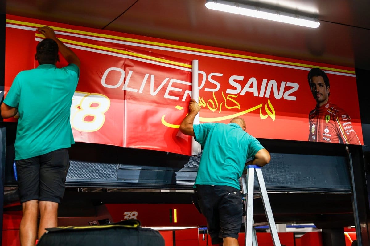 Sainz visszatérése: hatalmas döntést hoz a Ferrari