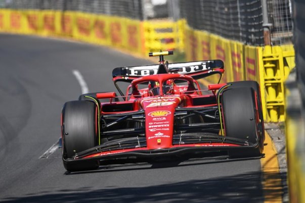 Vettel látványos tesztelése: a Ferrari magabiztos lépésekben halad előre
