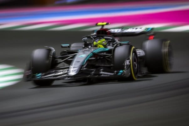 Az idei F1-es Mercedes vezetése: nehézségek és kihívások