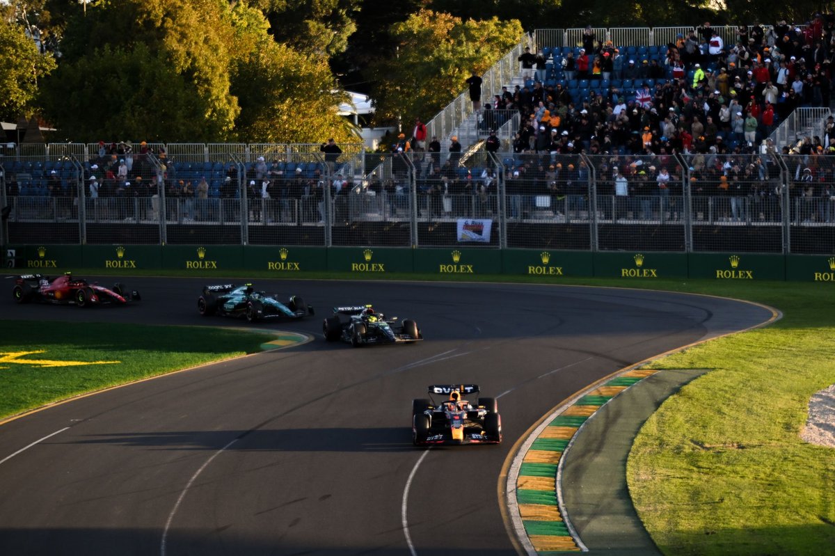 Verstappen birtokolta Ausztrália pole pozícióját, Leclercet a harmadik sor várta