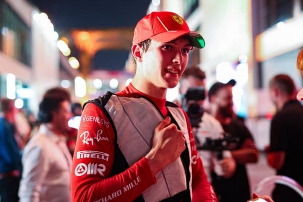 A Ferrari bemutatja Bearman-t: A csapat reakciója a fiatal tehetség megjelenésére