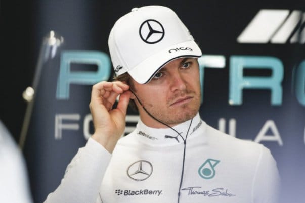 Rosberg diadalának emlékezete: a legendás pilóta újra győz, kioszt, és újra győz