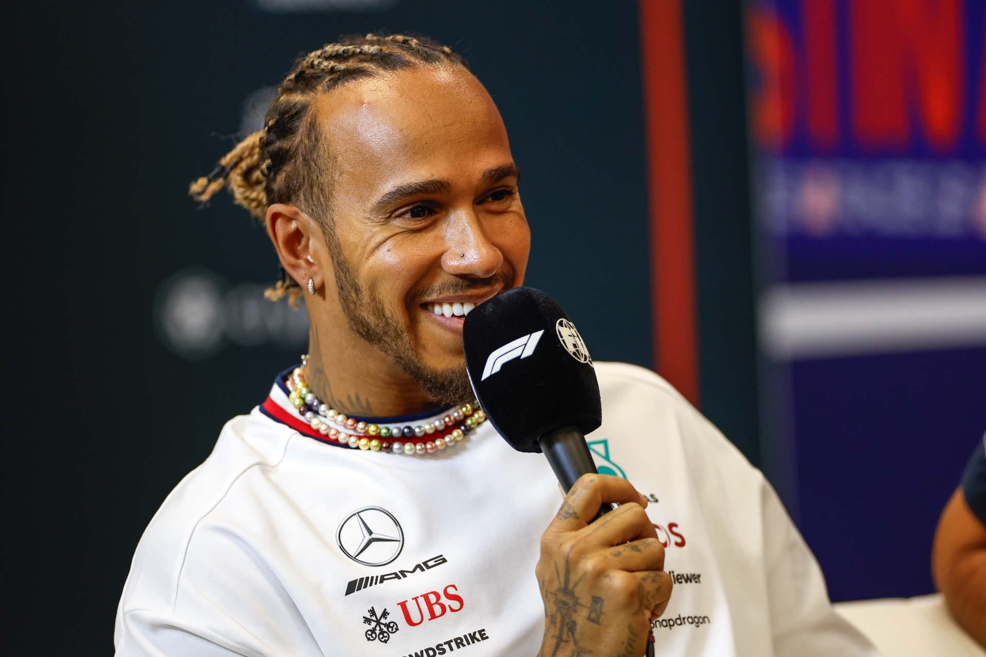 Lewis Hamilton Gratulál Fernando Alonsónak: Biztosan Maradok Az F1-ben!