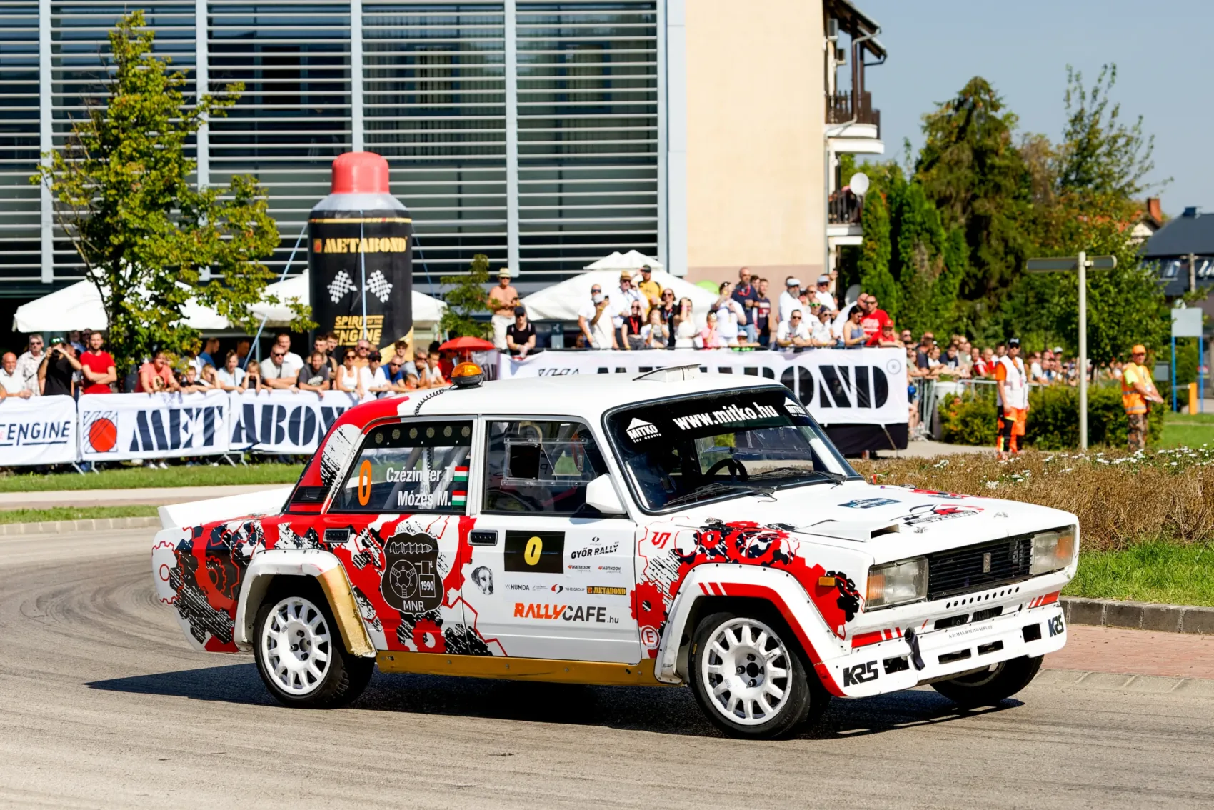 Ügyelj a biztonságodra a V-Híd Rally Hungary-n: Légy résen és vigyázz magadra!