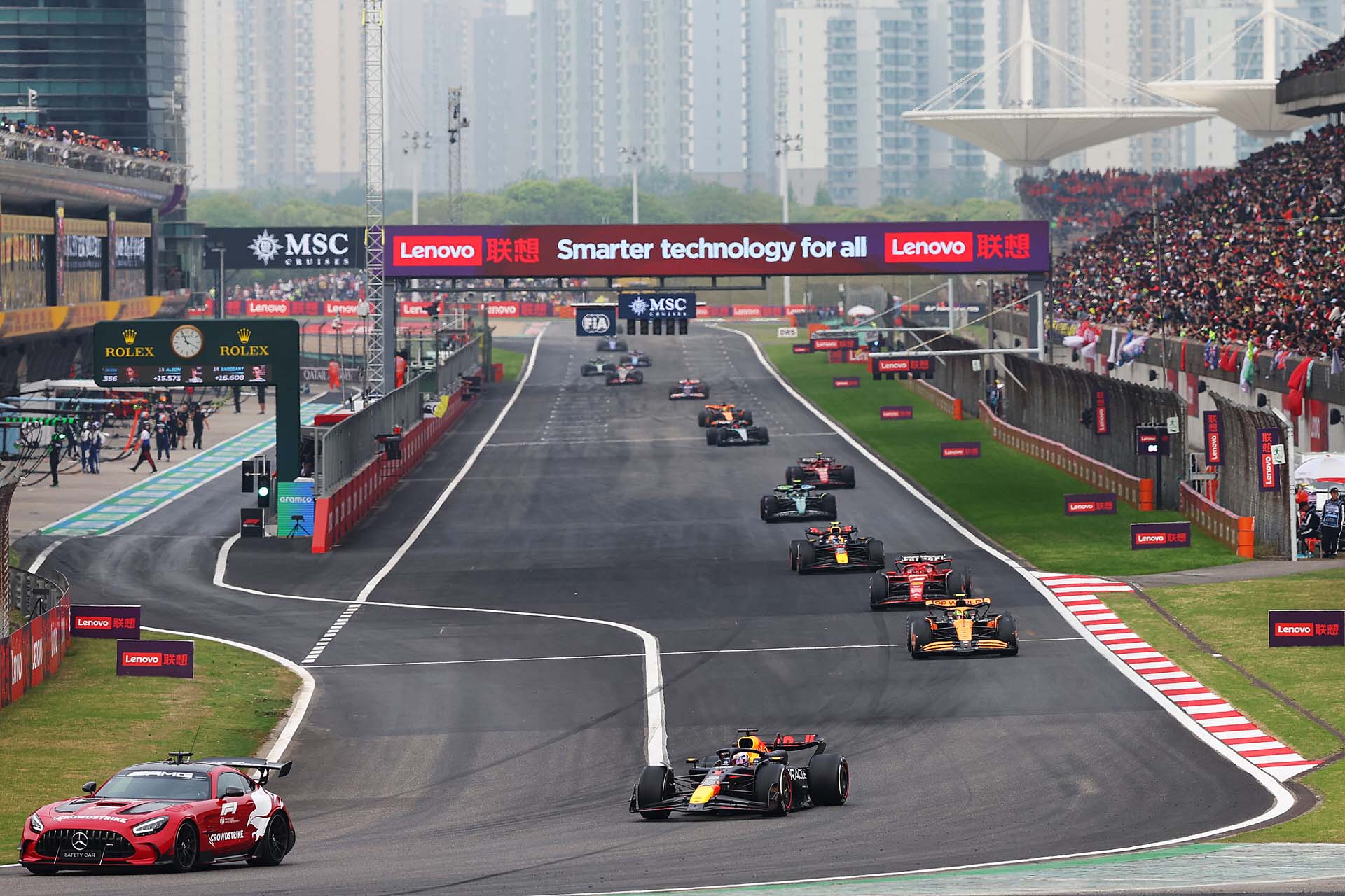 Verstappen diadalmaskodott a kínai versenyen Norris előtt az F1VILÁG.HU szerint