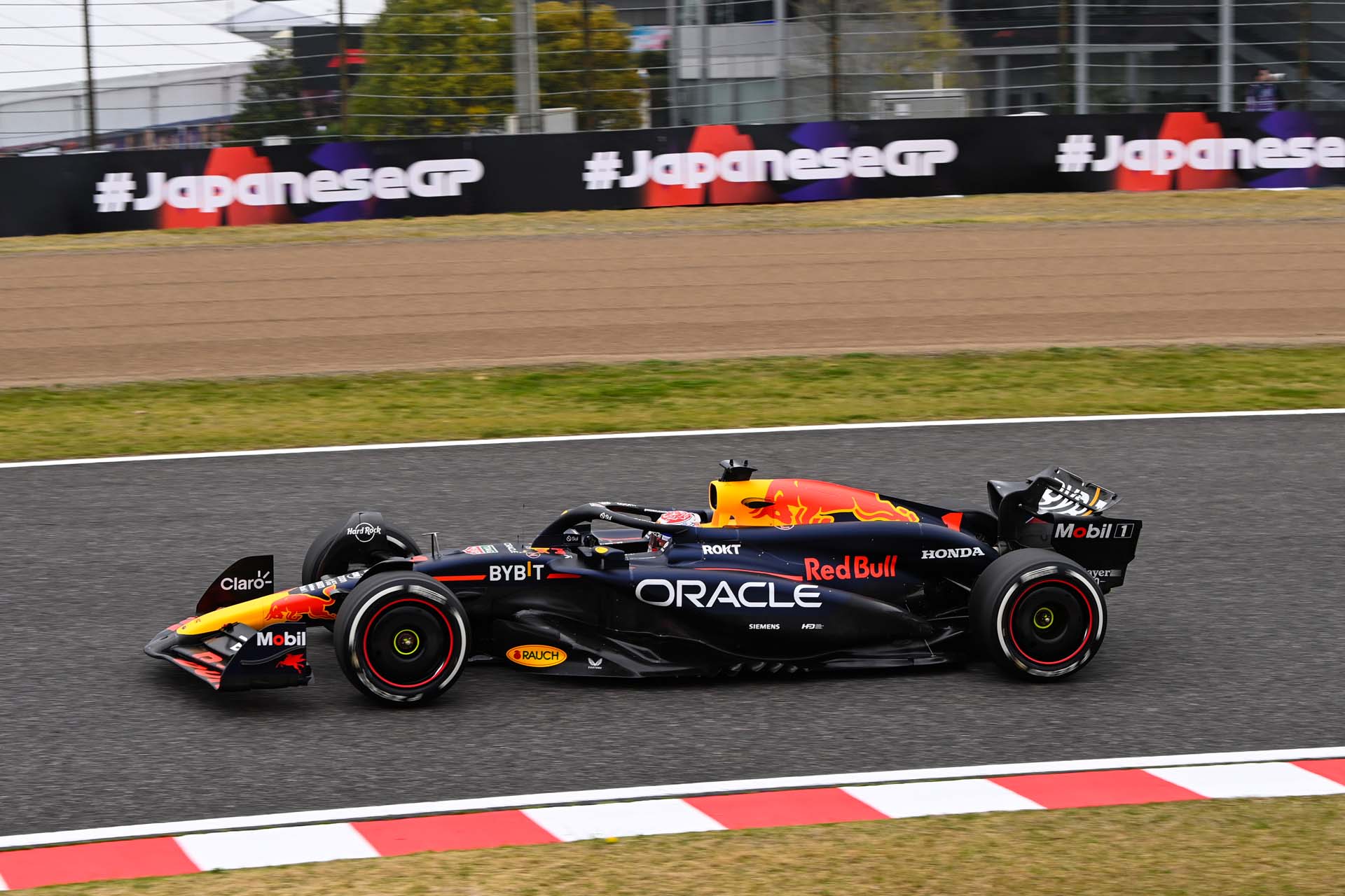 Verstappen megszerezte a pole-t Japánban, a Ferrariak győztesként maradtak le!