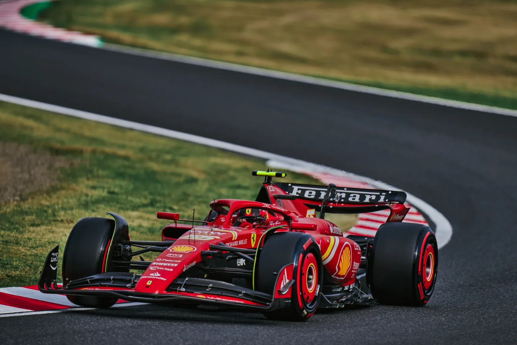 A Ferrari hatalmas tervekkel készül a hazai futamára