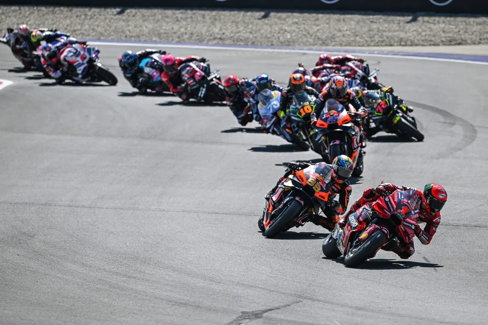 Összeolvad a MotoGP és a Forma–1: A közös „szupernagydíj” közeleg!