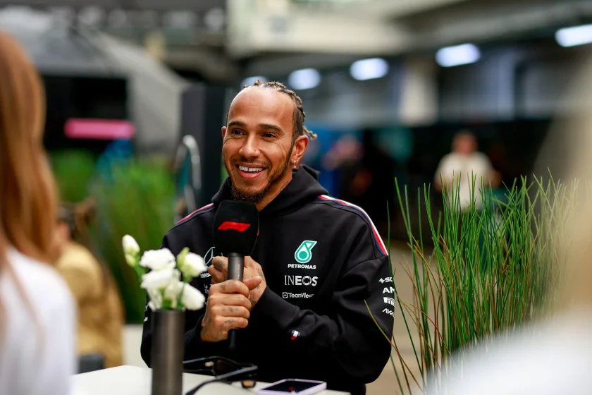 Ecclestone: Önzőség és egó hajtotta Hamilton-t a Mercedes elhagyására