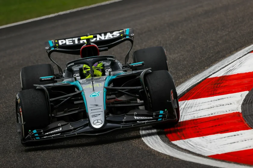 Hamilton új álmokat dédelget az új gyengélkedés után: autótervező pályára készül