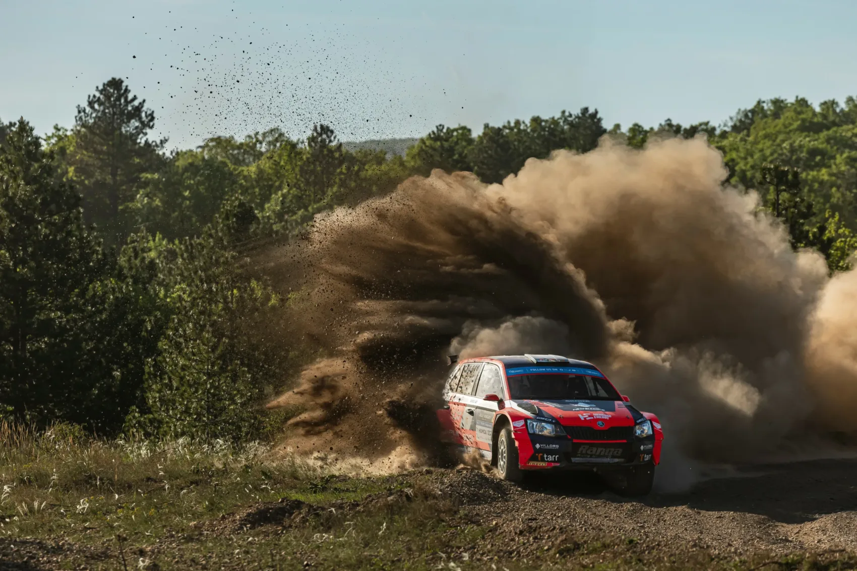 Ranga Péter kiesése és Paddon dobogós helyezése a V-Híd Rally Hungaryn