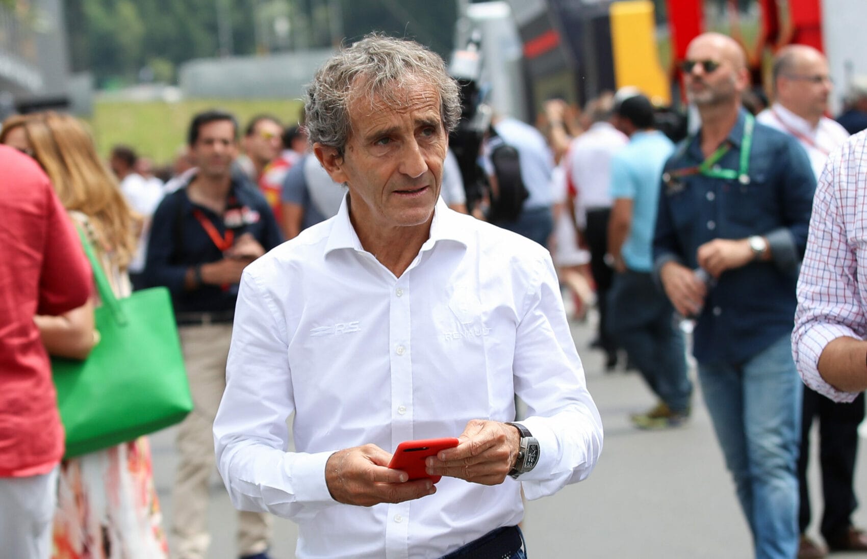Prost figyelmeztette Hamiltont a Ferrari kihívásaira: Nem lesz annyira egyszerű