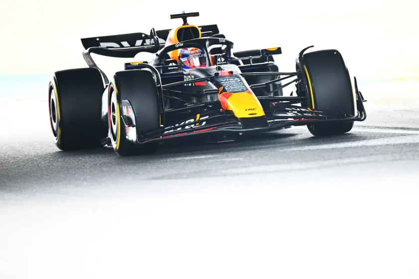 Pérez nyomás alatt, Verstappen folytatja hibátlan időmérős sorozatát Szuzukában
