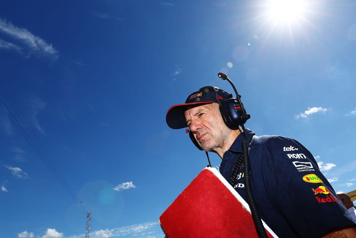 Válasz a pletykára: A Red Bull üzent Adrian Neweynek