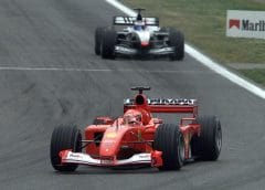 Az ikonikus rivalizáció csúcspontja: Mika Häkkinen és Michael Schumacher utolsó csatája