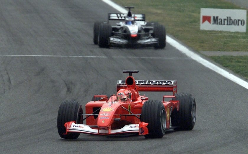 Az ikonikus rivalizáció csúcspontja: Mika Häkkinen és Michael Schumacher utolsó csatája