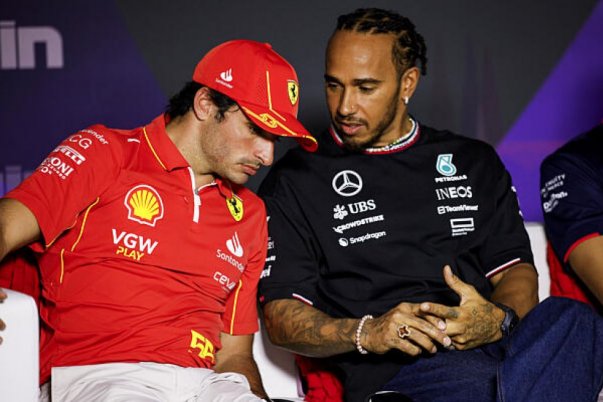 Sainz tárgyal a Mercedesszel, Kína Grand Prix előtt – keddi F1 hírek