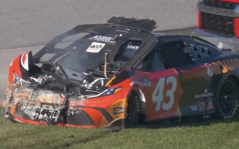 NASCAR: Erik Jones súlyos sérülése miatt debütál a helyén – Doverben készül a nagy élmény