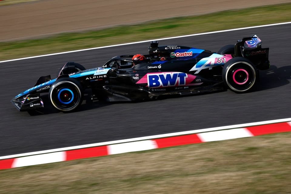 A két Alpine szoros küzdelme az F1-es Japán Nagydíjon