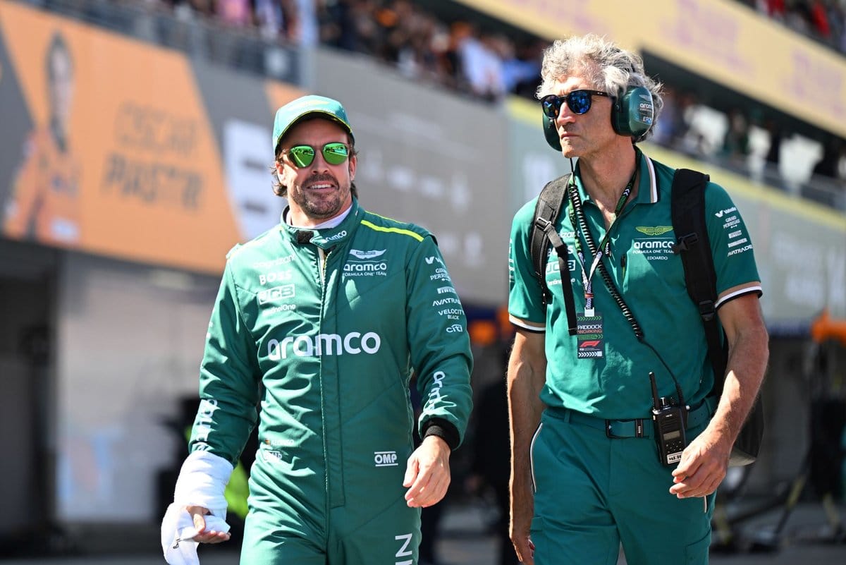 A címed: „Fernando Alonso pikáns válasza a Mercedes pletykára