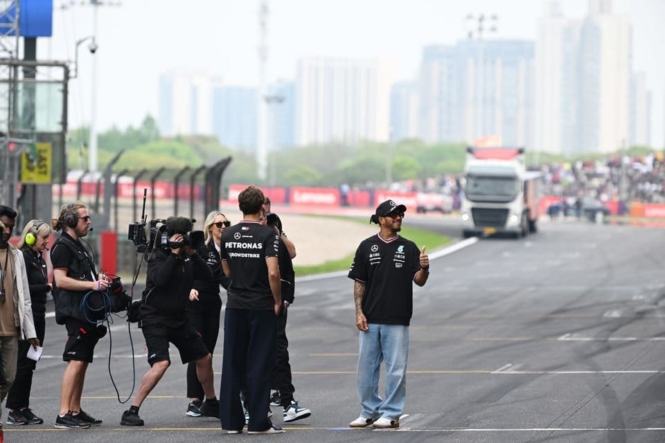 A Mercedes titka: Miért akadt fenn Lewis Hamilton a Kínai Nagydíj végén?