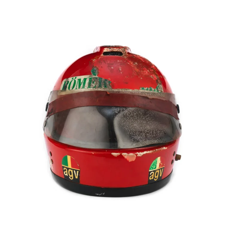 Az elbűvölő árú emléktárgy: Niki Lauda megolvadt sisakja licitálásra kerül
