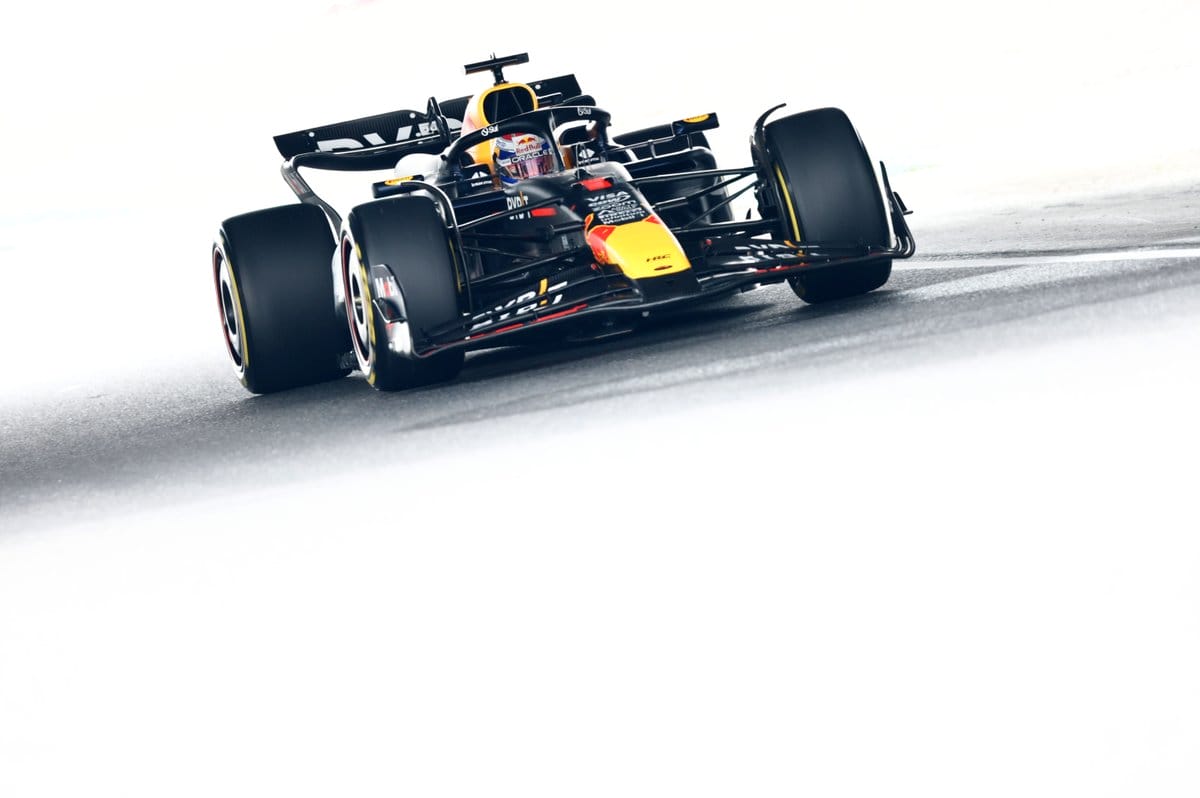 Verstappen vezet a japán FP3-on, a Mercedesek a Red Bullok nyomában
