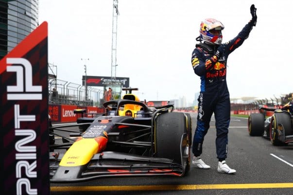 A Verstappen műszaki problémája csak két körig tartott