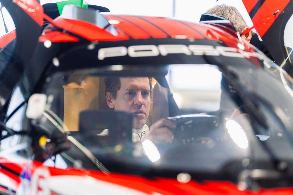 Vettel beszélt a visszatérésről és a Mercedesszel a Porsche-teszt után