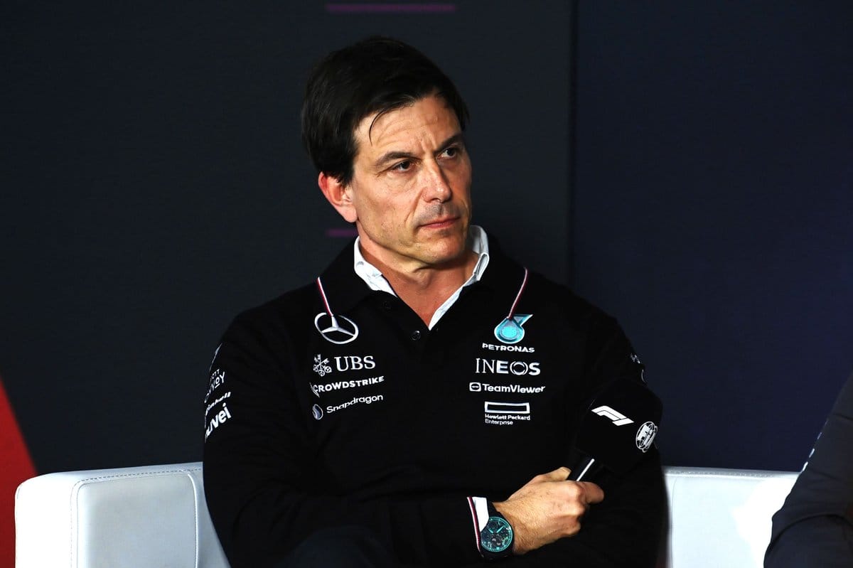 Wolff meglepő véleménye: az F1 továbbra is izgalmas marad, Verstappen uralma ellenére is