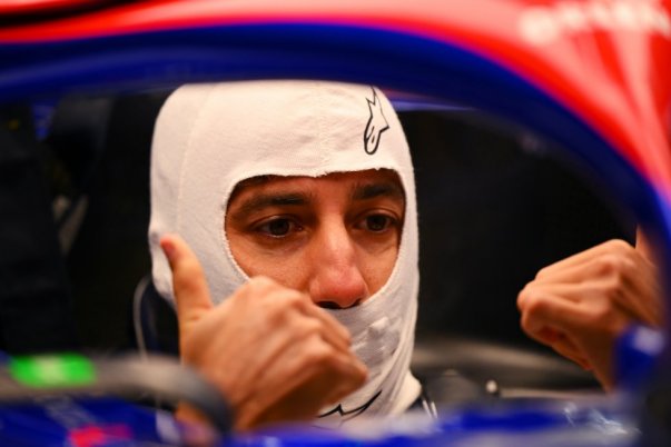 A Varázslatos Ricciardo: Az Visa RB-csapattal a csúcson 2025-ig!