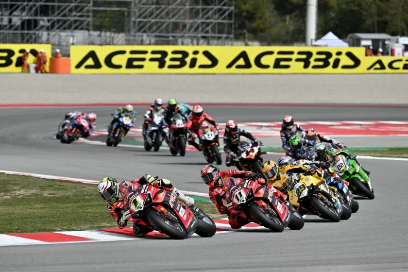 A Superbike-vb szöges ellentétben a MotoGP-vel a gyengébb motorokra váltással – kijelentette a sorozat szervezője