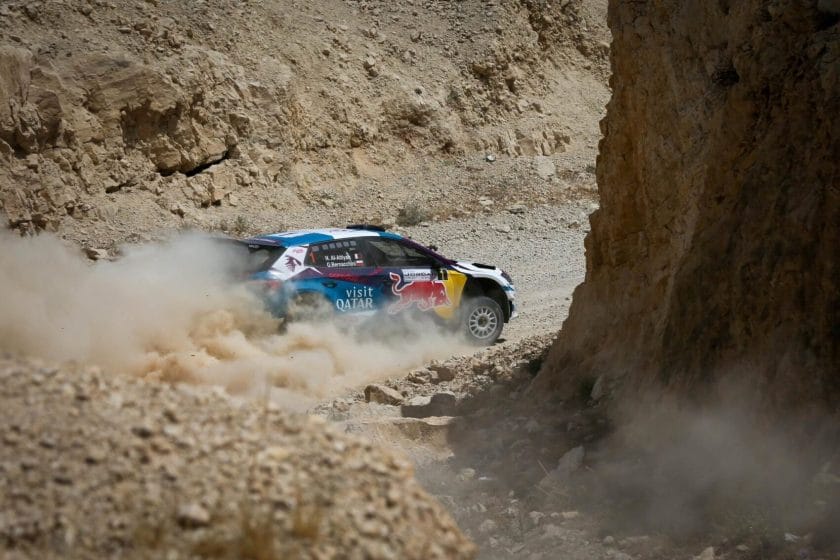 Hatásos cím: „Al-Attiyah briliáns győzelme új autójával a Jordán Rallyn