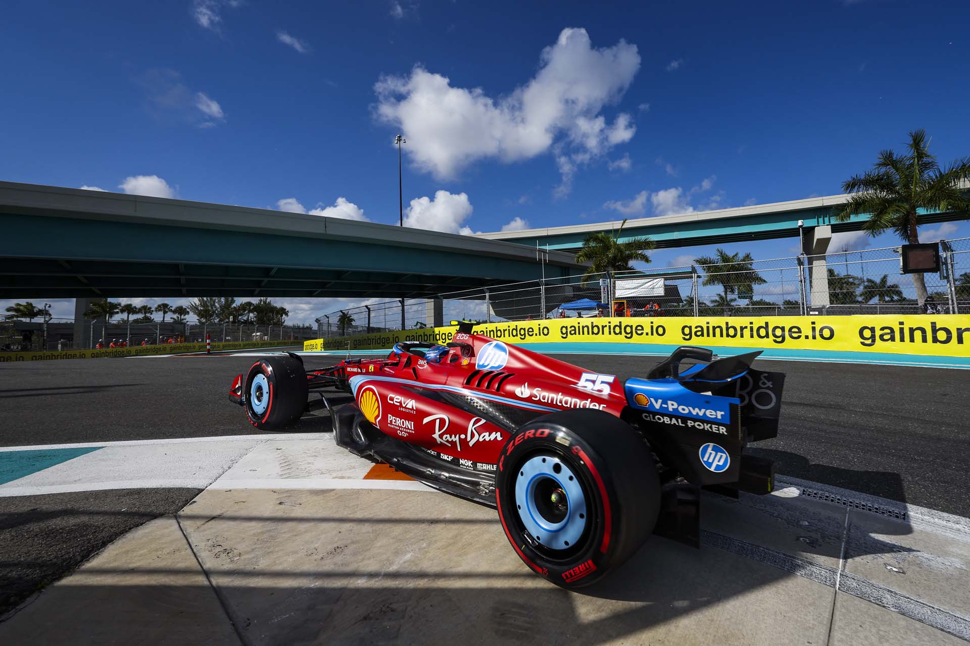 Sainz szerint Miamiban mindig több van a gázpedálban