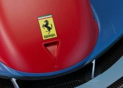 A Ferrari átváltozása: bekékült és új nevet kapott, de fenntartva stílusát