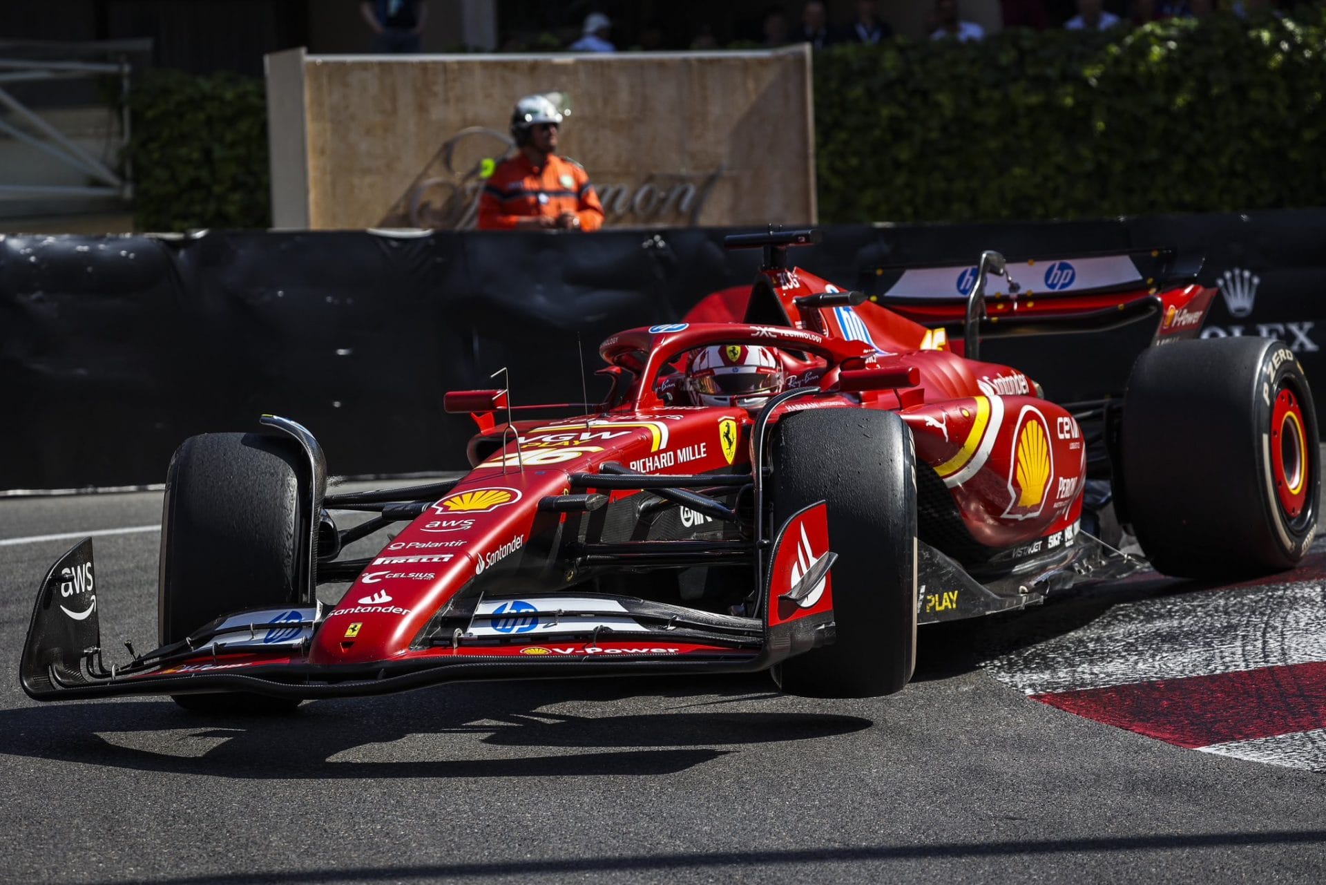 A megható pillanat: Leclerc könnyei az apjáról a verseny közben
