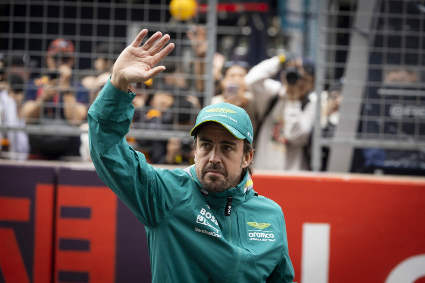 Alonso az FIA-tól válaszokat vár lényeges kérdéseire